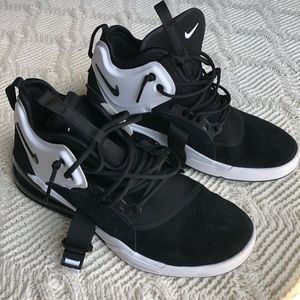 Nike Air Force 270